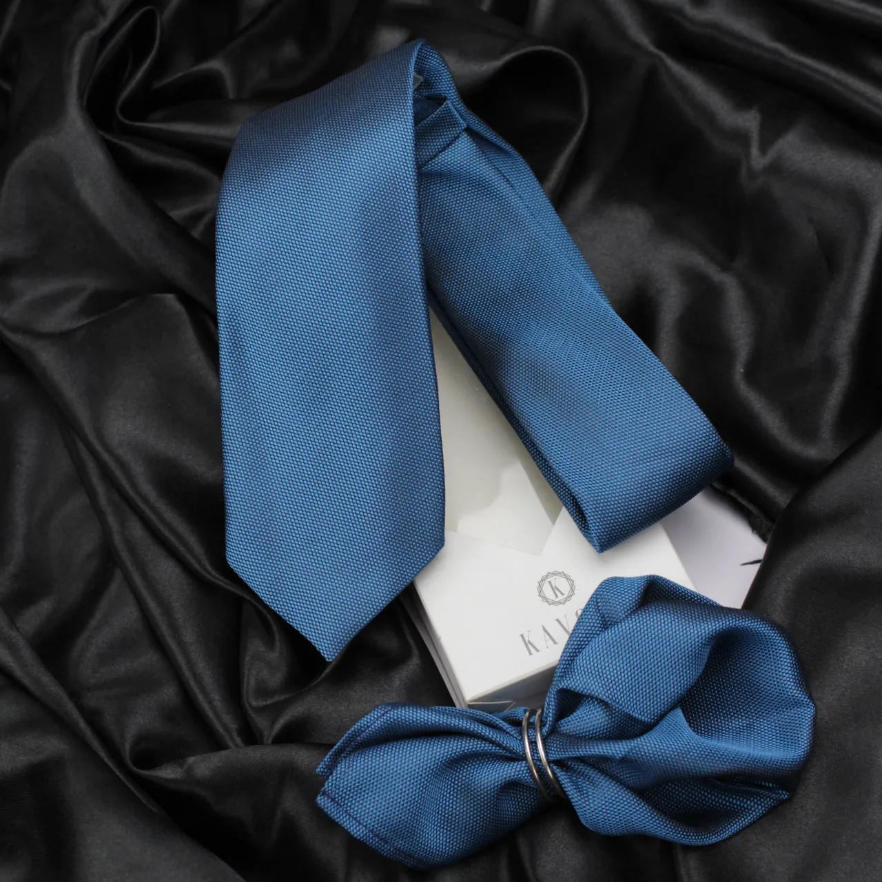 Kovove The Twining Dash Blue Necktie and Pocket Square Gift Box