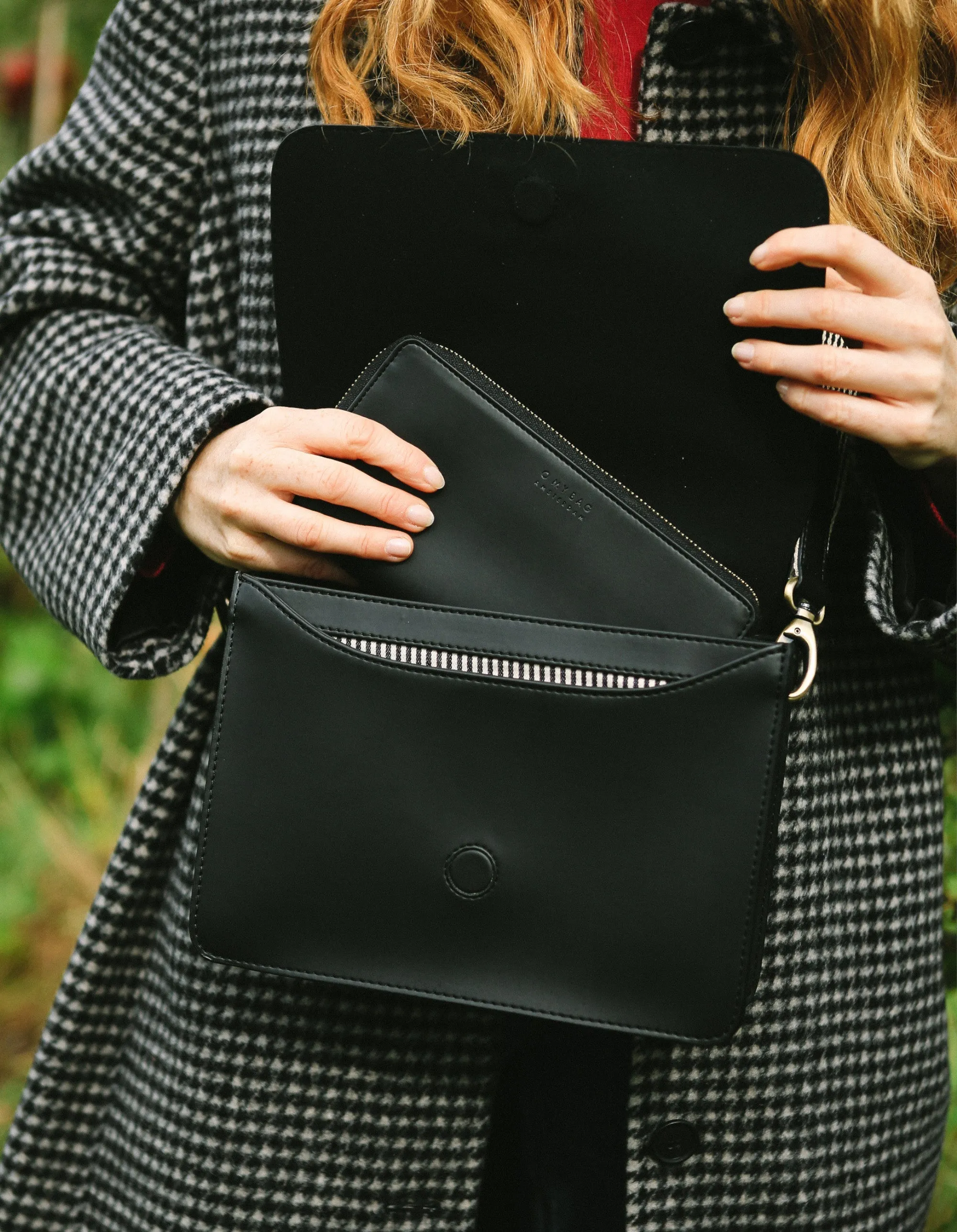 Sonny Wallet Black Apple Leather